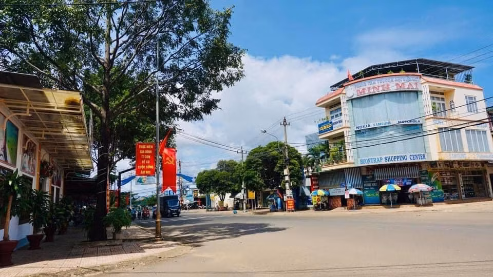 “Gánh theo tên xã, tên làng trong mỗi chuyến di dân…” -0