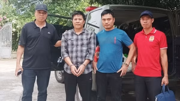 Bị bắt sau 9 năm thay tên đổi họ trốn truy nã