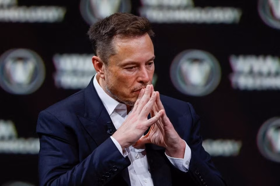 Tesla muốn nhượng quyền công nghệ ô tô tự vận hành -0
