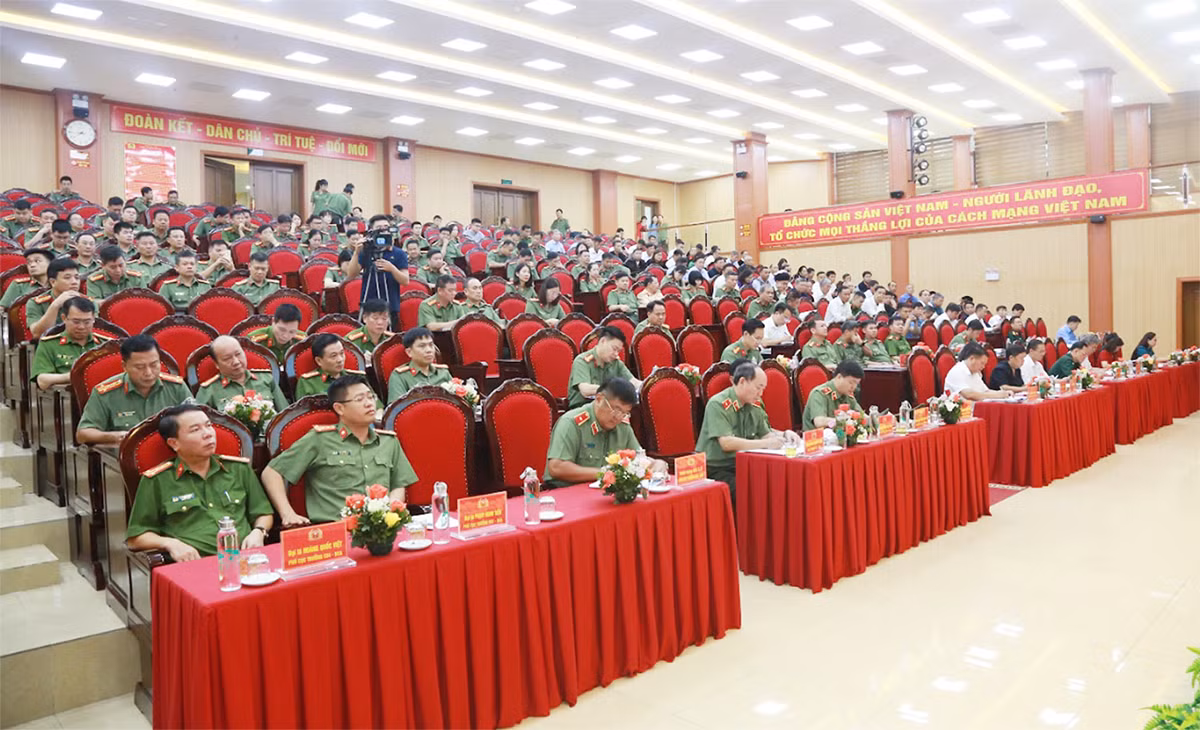 Đẩy mạnh phong trào toàn dân bảo vệ ANTQ trong vùng đồng bào dân tộc thiểu số -1