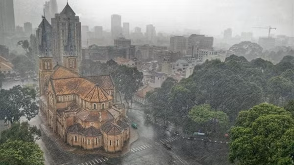 Hà Nội nóng bức, Tây Nguyên và Nam Bộ mưa to