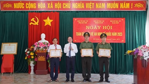 Rộn ràng Ngày hội toàn dân bảo vệ an ninh Tổ quốc điểm tại Ba Bể