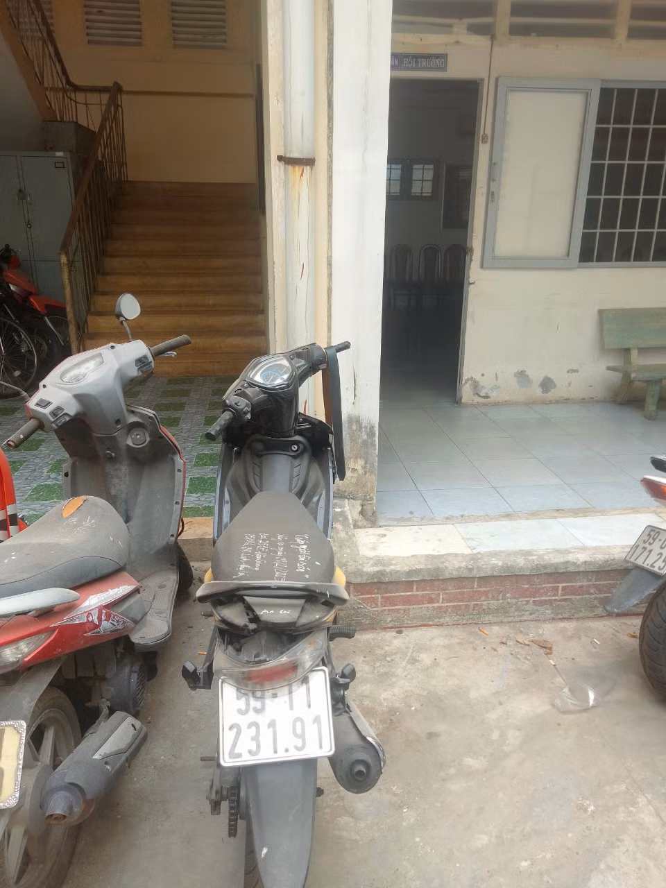 Truy tìm chủ nhân chiếc xe máy liên quan đến vụ cướp giật tài sản -0
