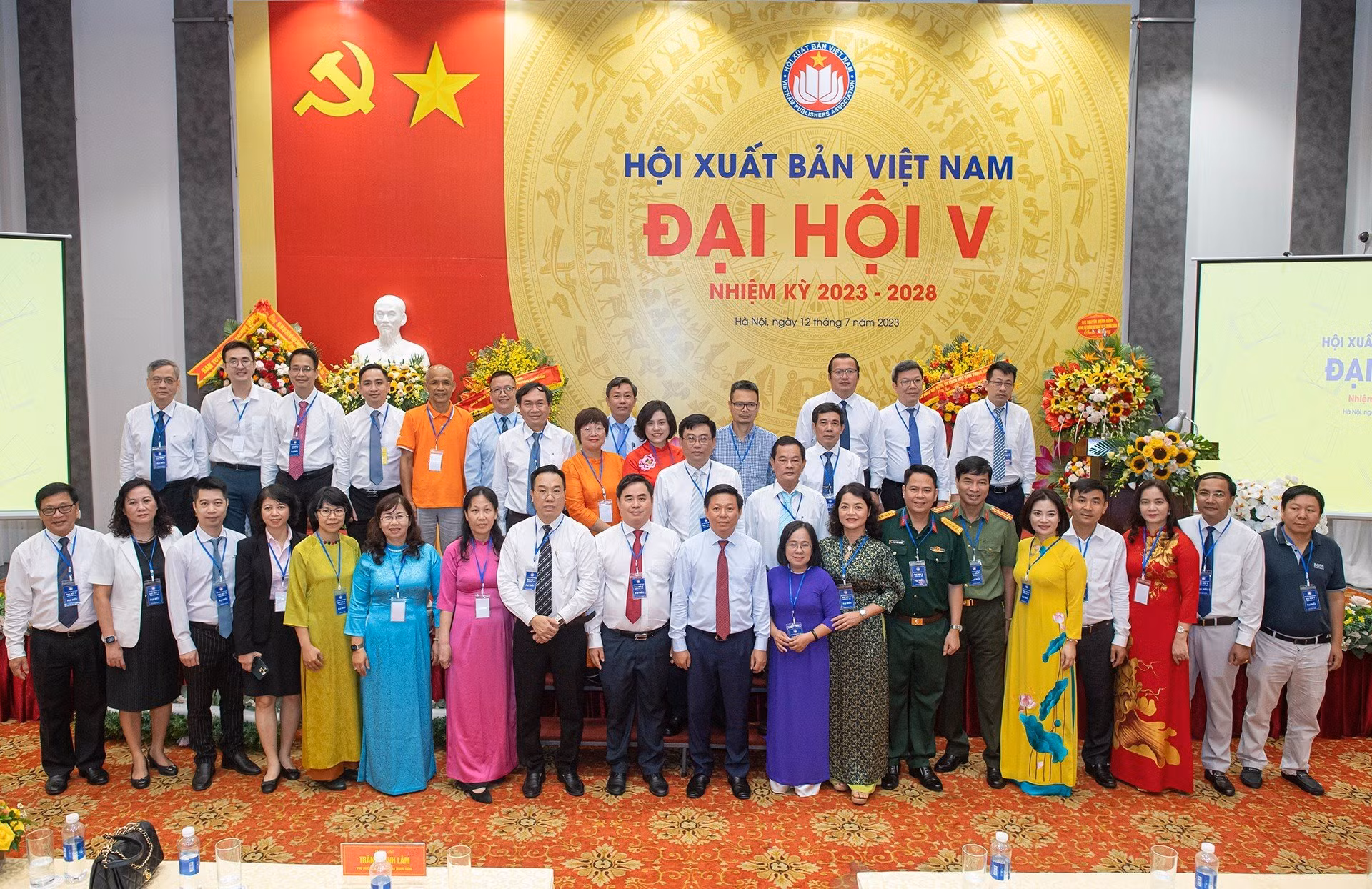 xuất bản 1.jpg -0