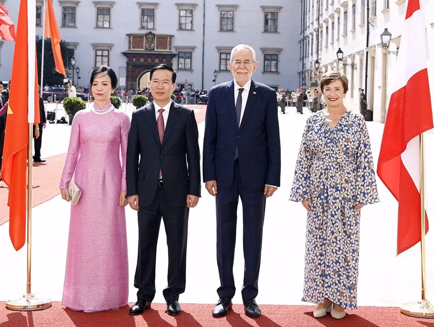 Lễ đón chính thức Chủ tịch nước Võ Văn Thưởng thăm CH Áo -0