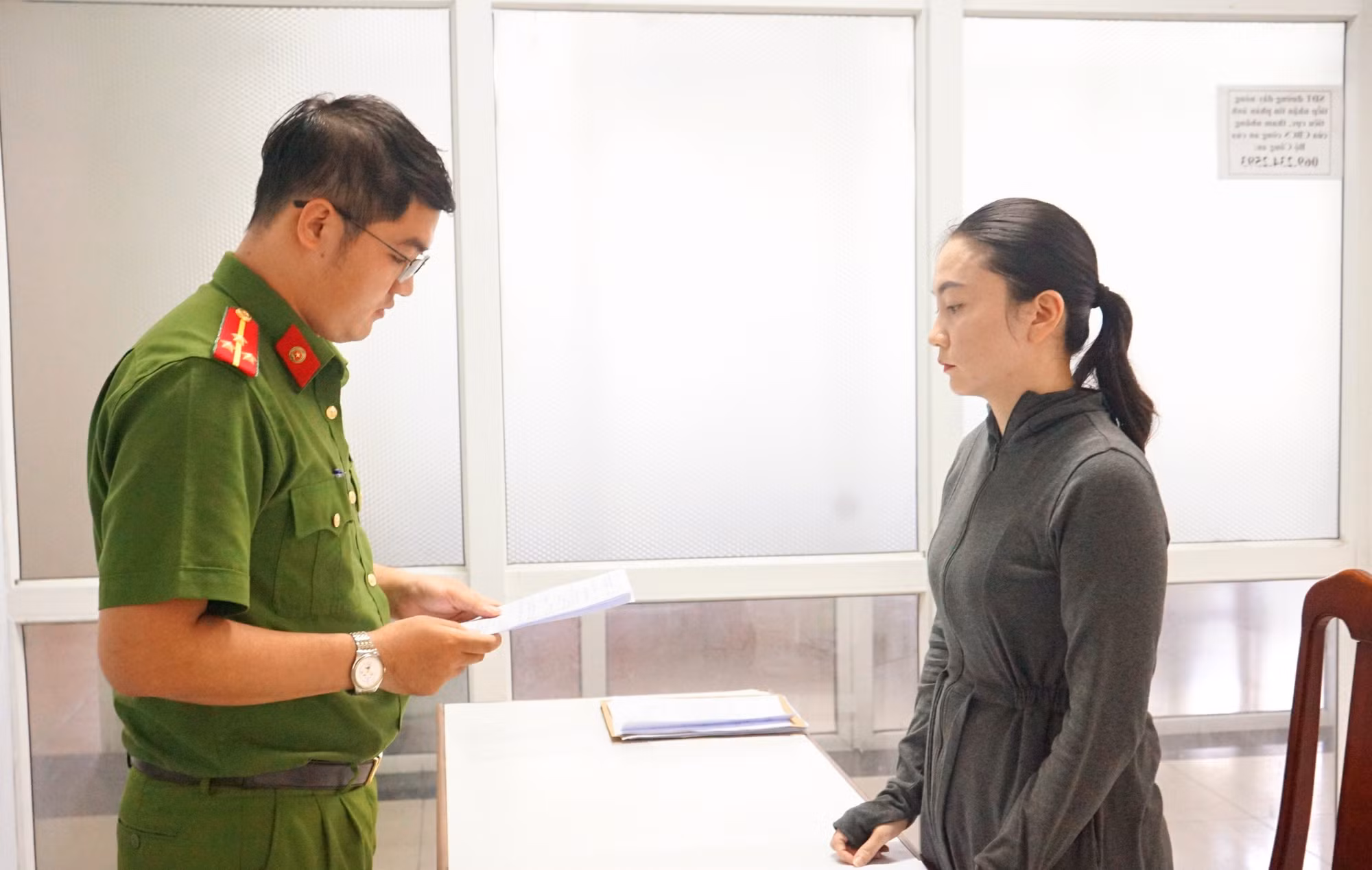 Cô gái rơi vào vòng lao lý khi “vay nóng” để trả nợ -0