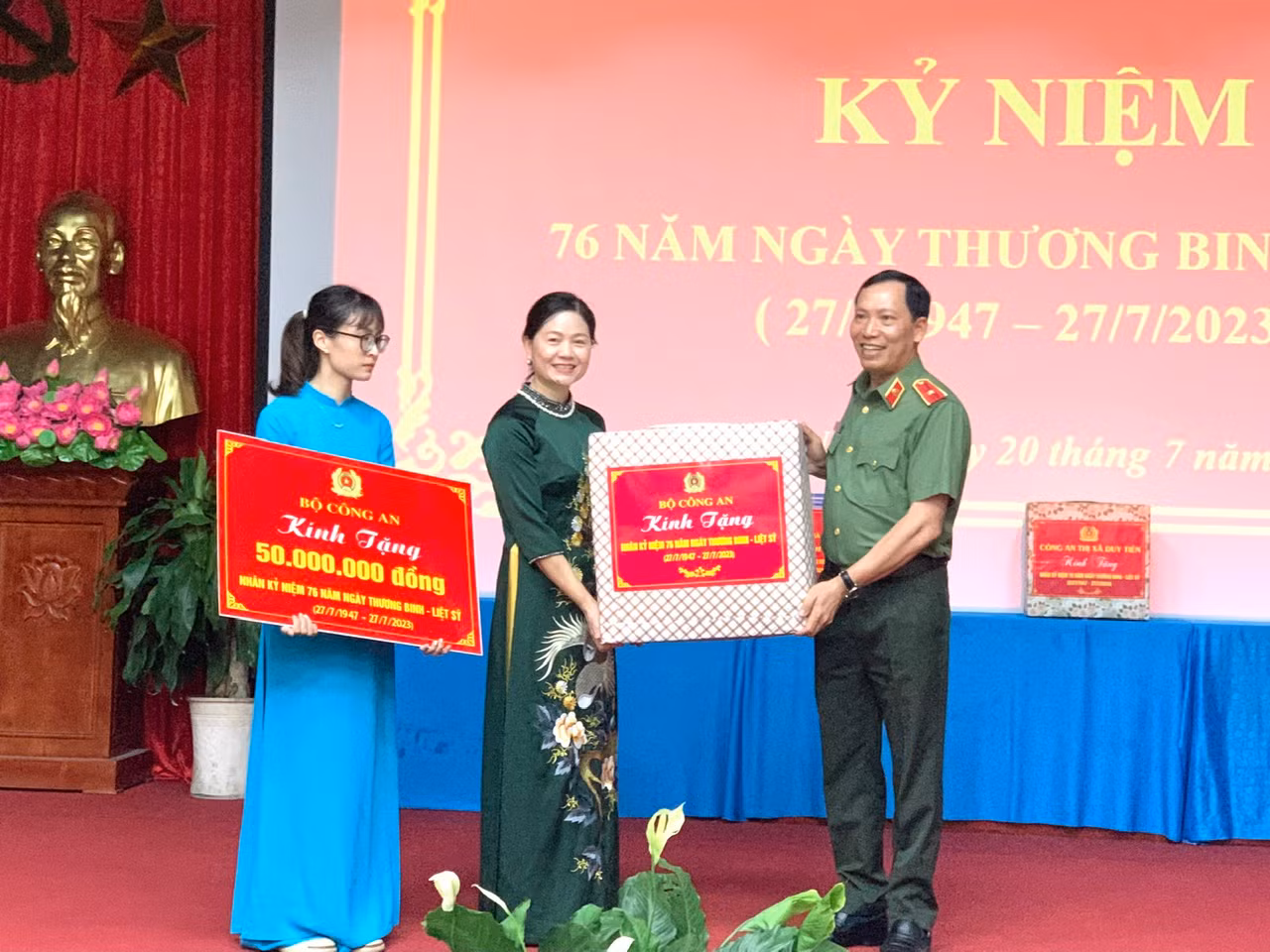 Thứ trưởng Lê Văn Tuyến thăm, trao quà Trung tâm điều dưỡng thương binh Duy Tiên và Kim Bảng -0