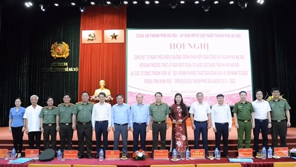Phát huy sức mạnh tổng hợp trong phong trào toàn dân bảo vệ an ninh Tổ quốc ở Thủ đô