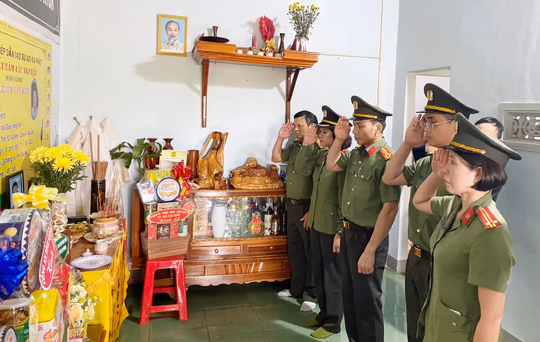 Các tổ chức đoàn thể CAND tri ân các gia đình thương binh, liệt sĩ tại Đắk Lắk -0