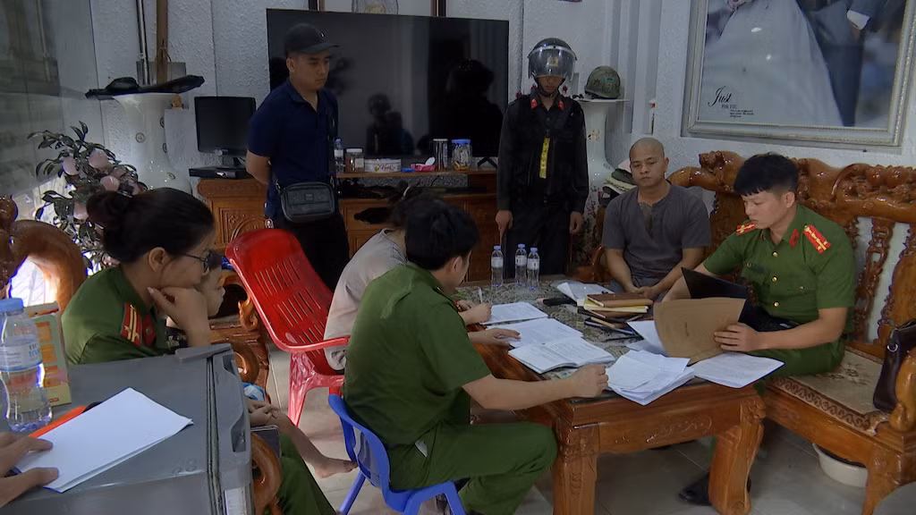 “Bát họ” do các thành viên trong một gia đình điều hành được triệt phá như thế nào? -0
