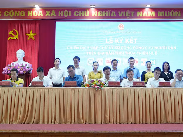 Thừa Thiên - Huế triển khai chiến dịch cấp phát chữ ký số cho toàn dân -0