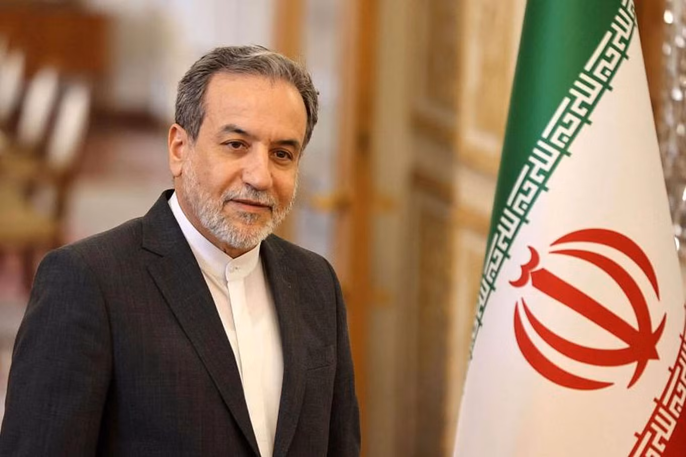 Iran nêu tên 5 quốc gia thân thiện được đi qua Eo biển Hormuz -0