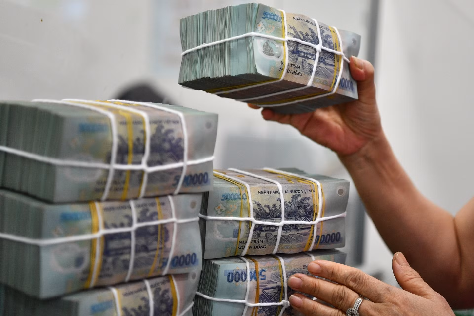 2 tháng, thu nội địa đạt hơn nửa triệu tỷ đồng -0