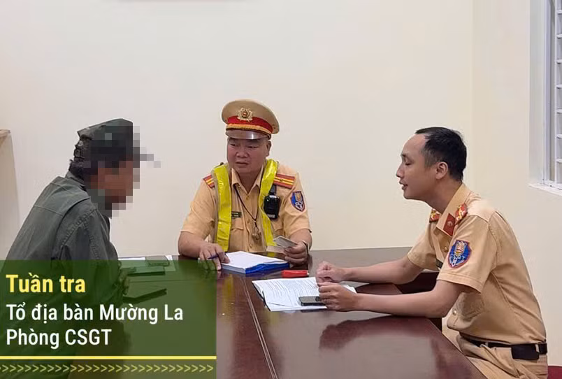 Xử phạt lái xe và chủ phương tiện chở quá số người quy định -0