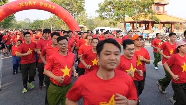 Công an các địa phương tham gia Ngày chạy Olympic vì sức khỏe toàn dân - Vì An ninh Tổ quốc