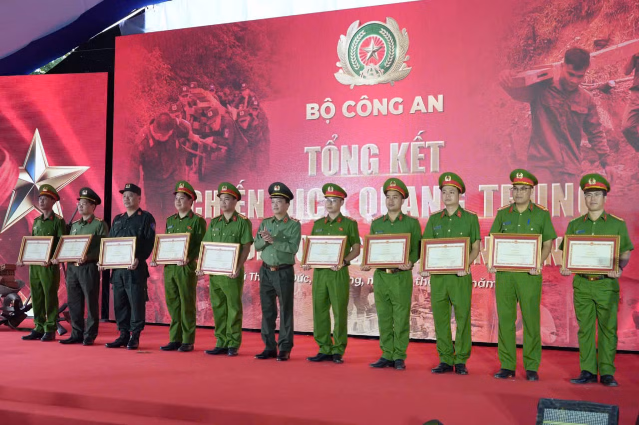 “Gần dân nhất” để hoàn thành tốt nhiệm vụ người cán bộ Công an xã ở vùng cao -0