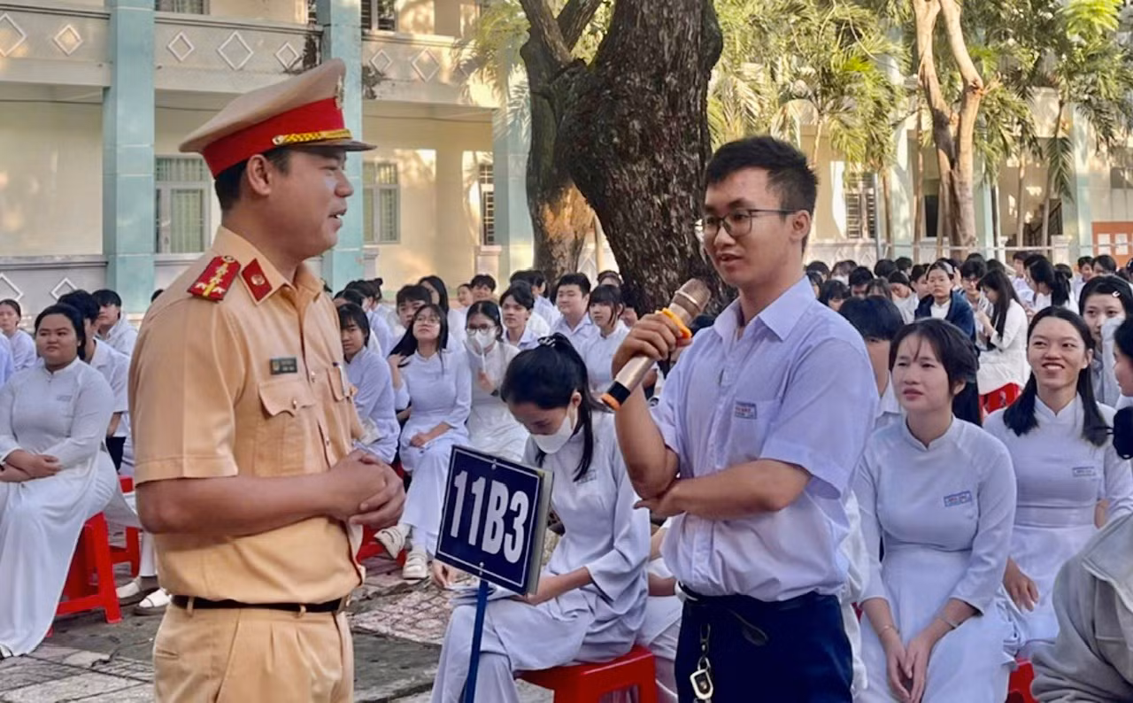 &nbsp;Đừng khóc khi giao xe cho con em mình rồi phó mặc -0