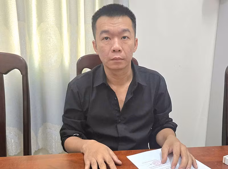 Thêm một đối tượng trong vụ dàn cảnh lừa bán thiên thạch ra đầu thú -0