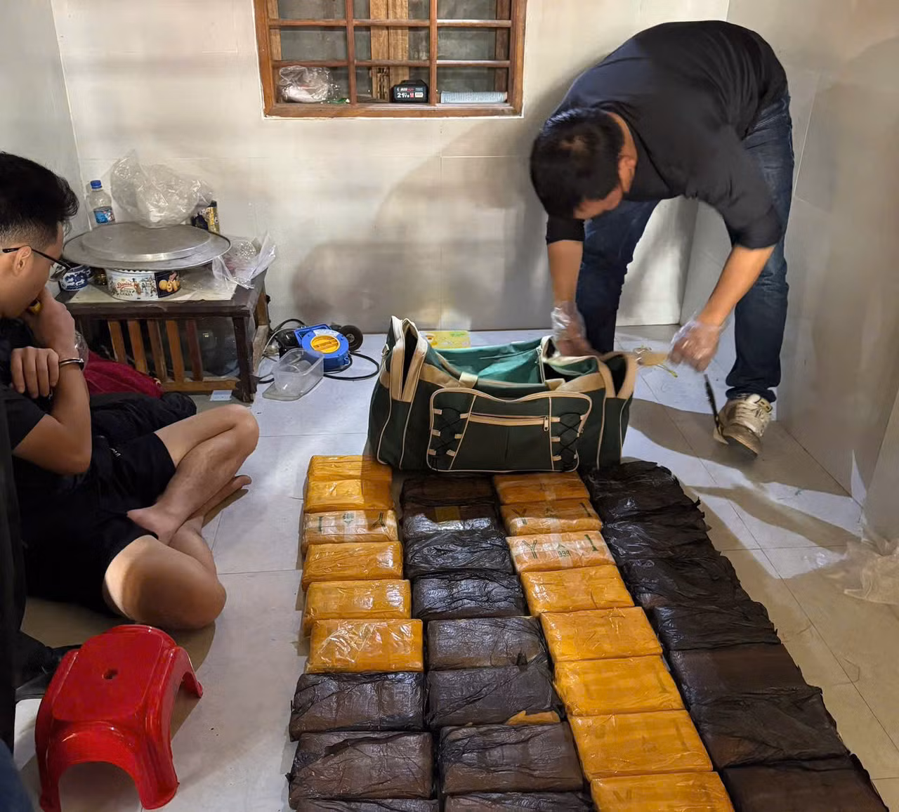 Khi cựu cán bộ Huyện ủy điều hành đường dây mua bán hơn 28 kg ma túy -0