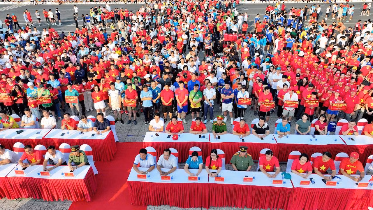Miền Tây Nam bộ sôi nổi “Ngày chạy Olympic: Vì sức khỏe toàn dân - Vì an ninh Tổ quốc” -0