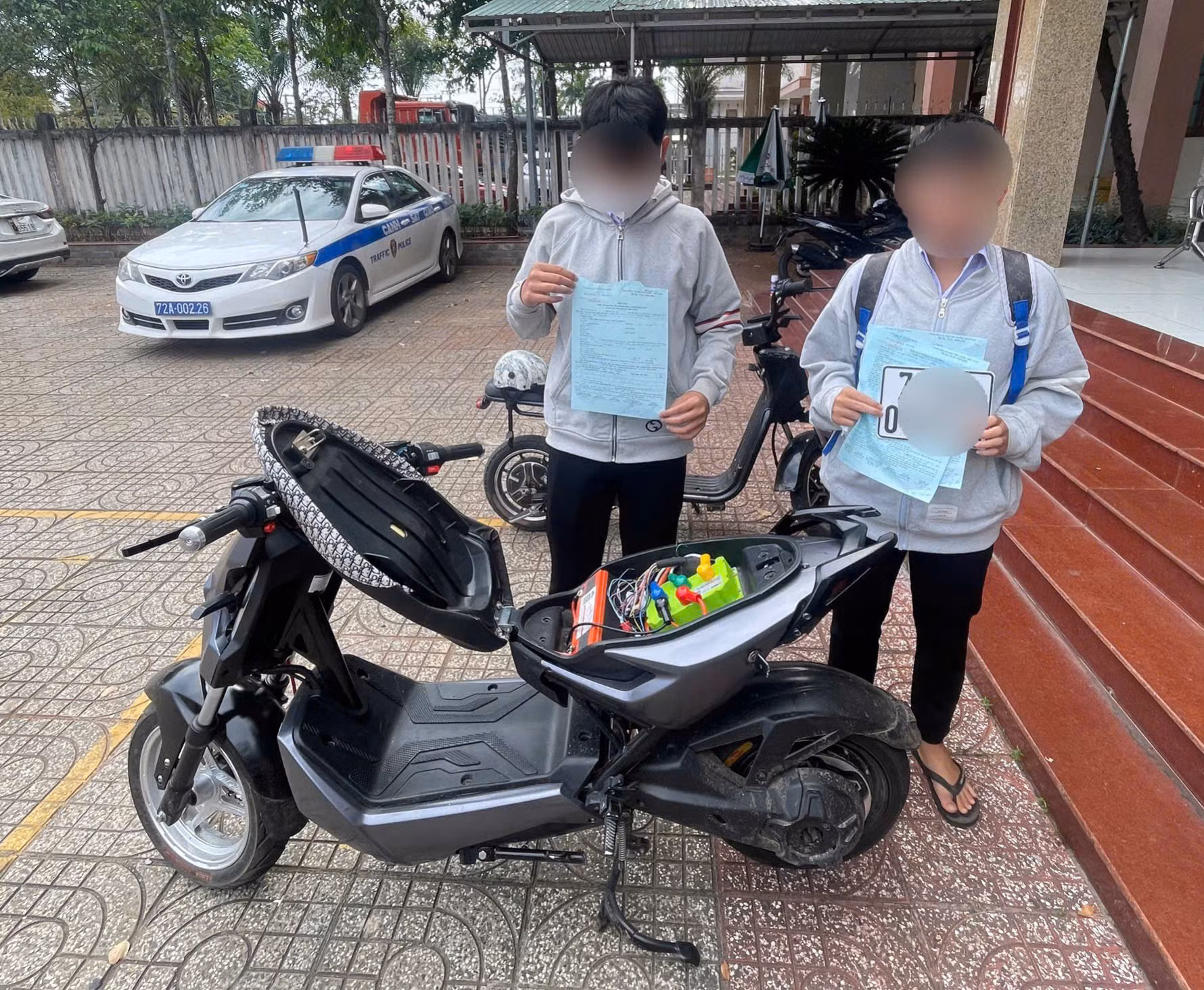 &nbsp;Đừng khóc khi giao xe cho con em mình rồi phó mặc -0