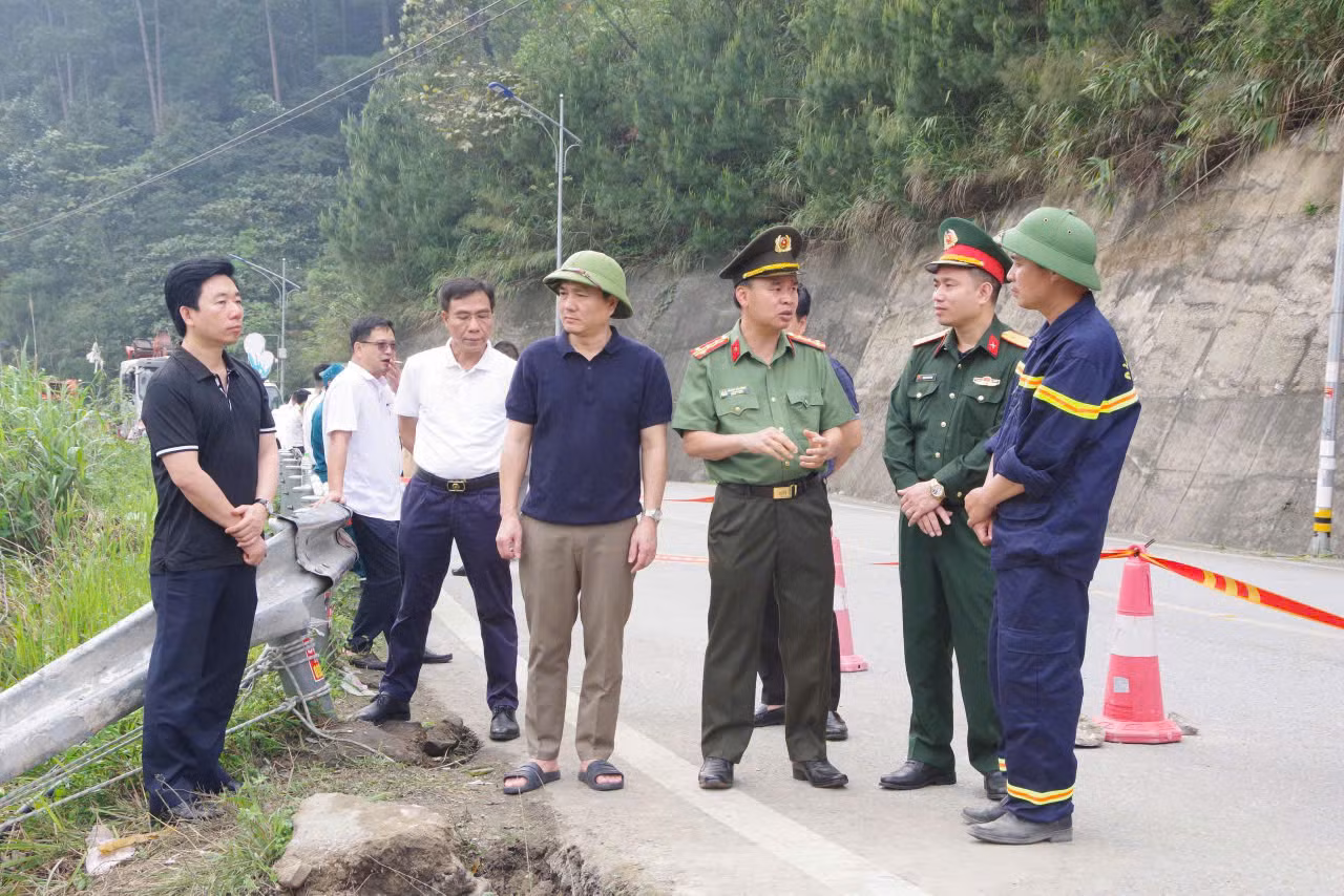 Lãnh đạo tỉnh Phú Thọ thăm, động viên các nạn nhân trong vụ tai nạn ở Tam Đảo -0