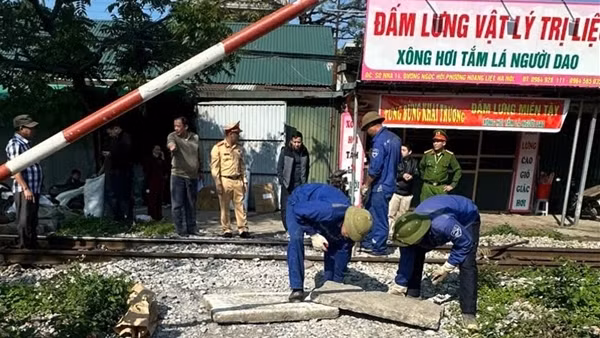 Hà Nội xóa bỏ 16 lối mở tự tạo trên tuyến đường sắt Bắc - Nam