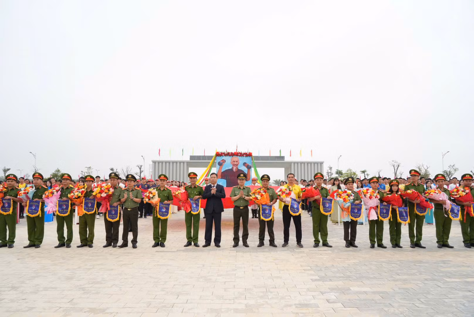 Công an TP Huế khai mạc Đại hội khỏe Vì an ninh Tổ quốc lần thứ IX -0
