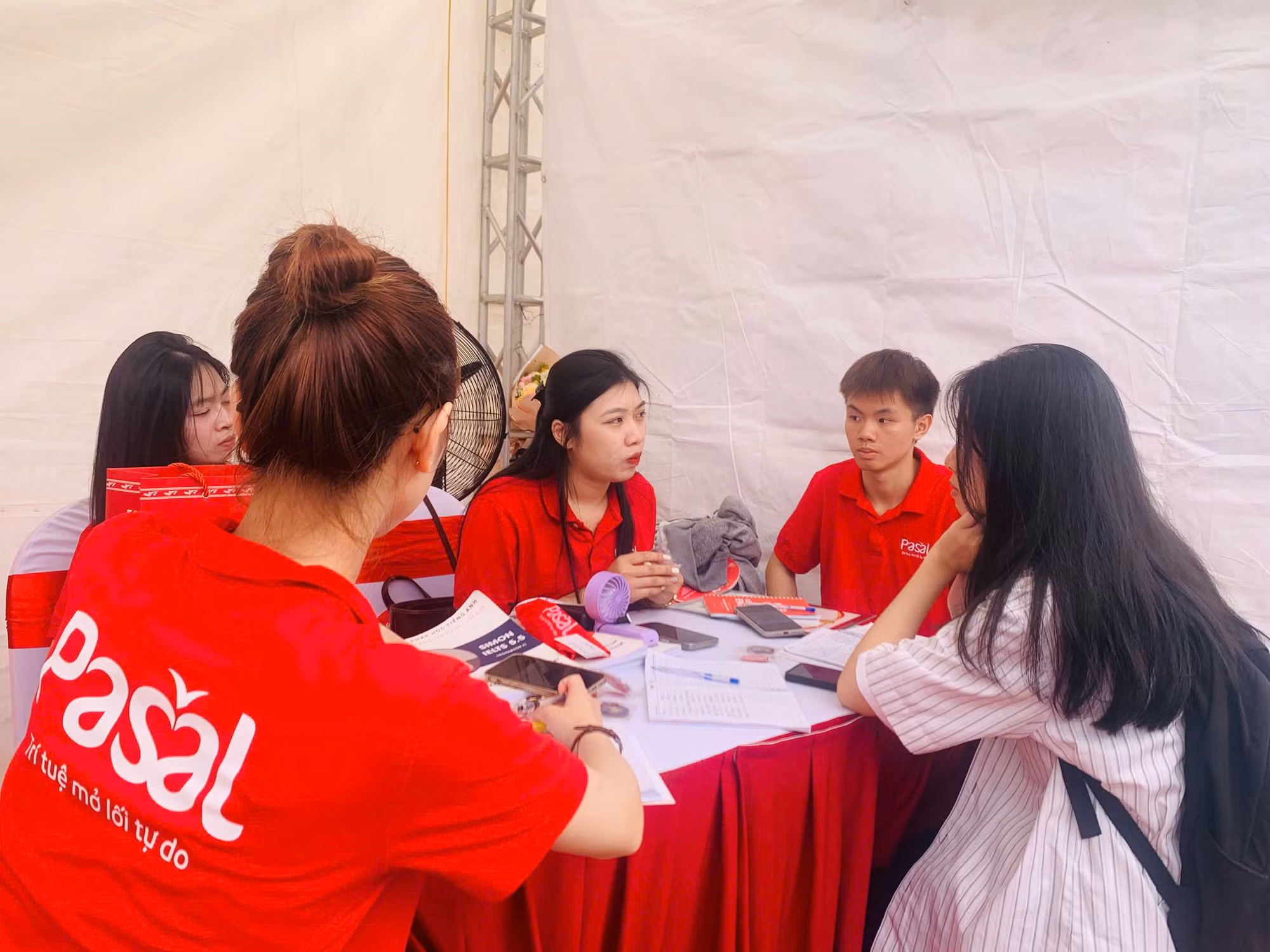 Gần 90% sinh viên ngành Khoa học Xã hội và Nhân văn có việc làm sau khi tốt nghiệp -0
