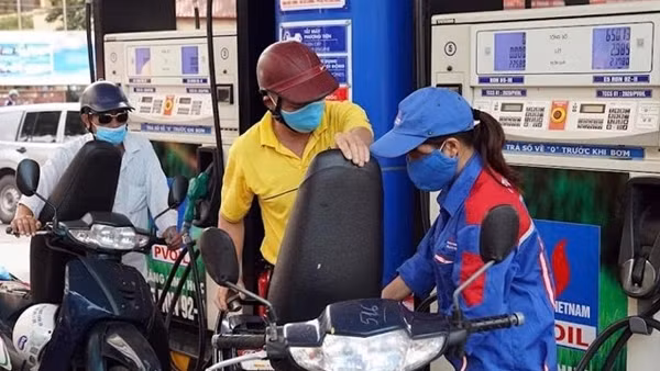 Đề nghị kiểm tra đầu mối xăng dầu gây thiếu hàng, đóng cửa cây xăng