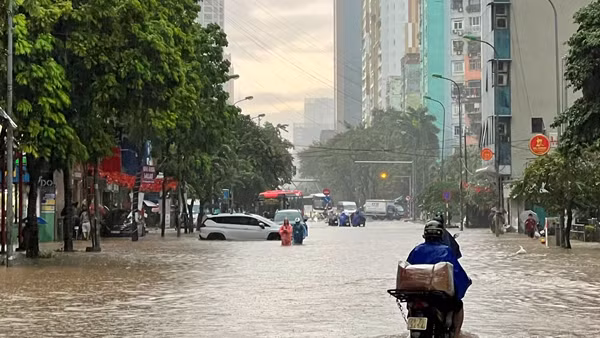 Đề xuất mô hình “Thành phố bọt biển” để giải cứu nội đô Hà Nội khỏi úng ngập