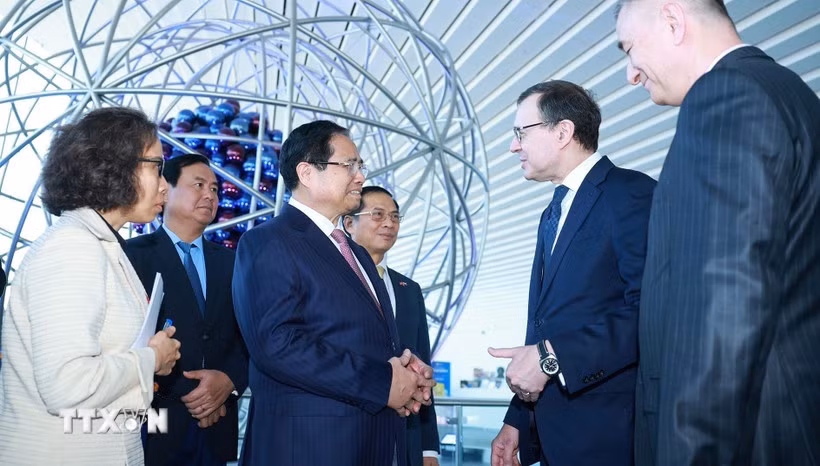 Thủ tướng tìm hiểu phát triển năng lượng hạt nhân và tàu điện ngầm của Nga -0