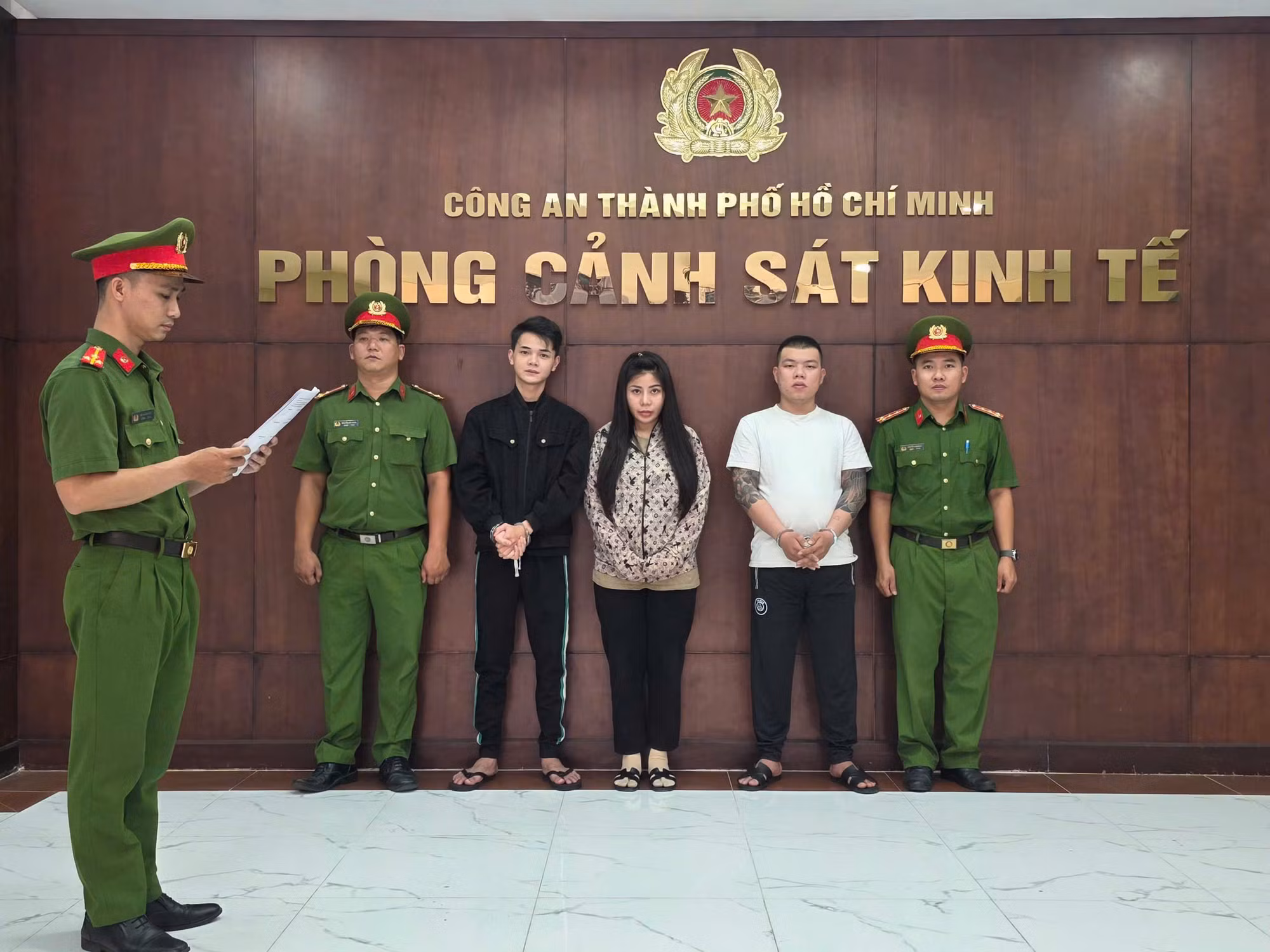 Triệt phá đường dây mua bán “khí cười”, với số tiền giao dịch hơn 10 tỷ đồng -1