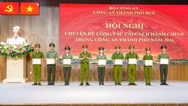 Công an TP Huế tăng cường cải cách hành chính, nâng cao hiệu quả phục vụ nhân dân