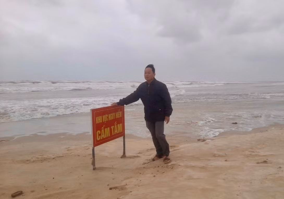 Bước qua “lời nguyền” của biển -0