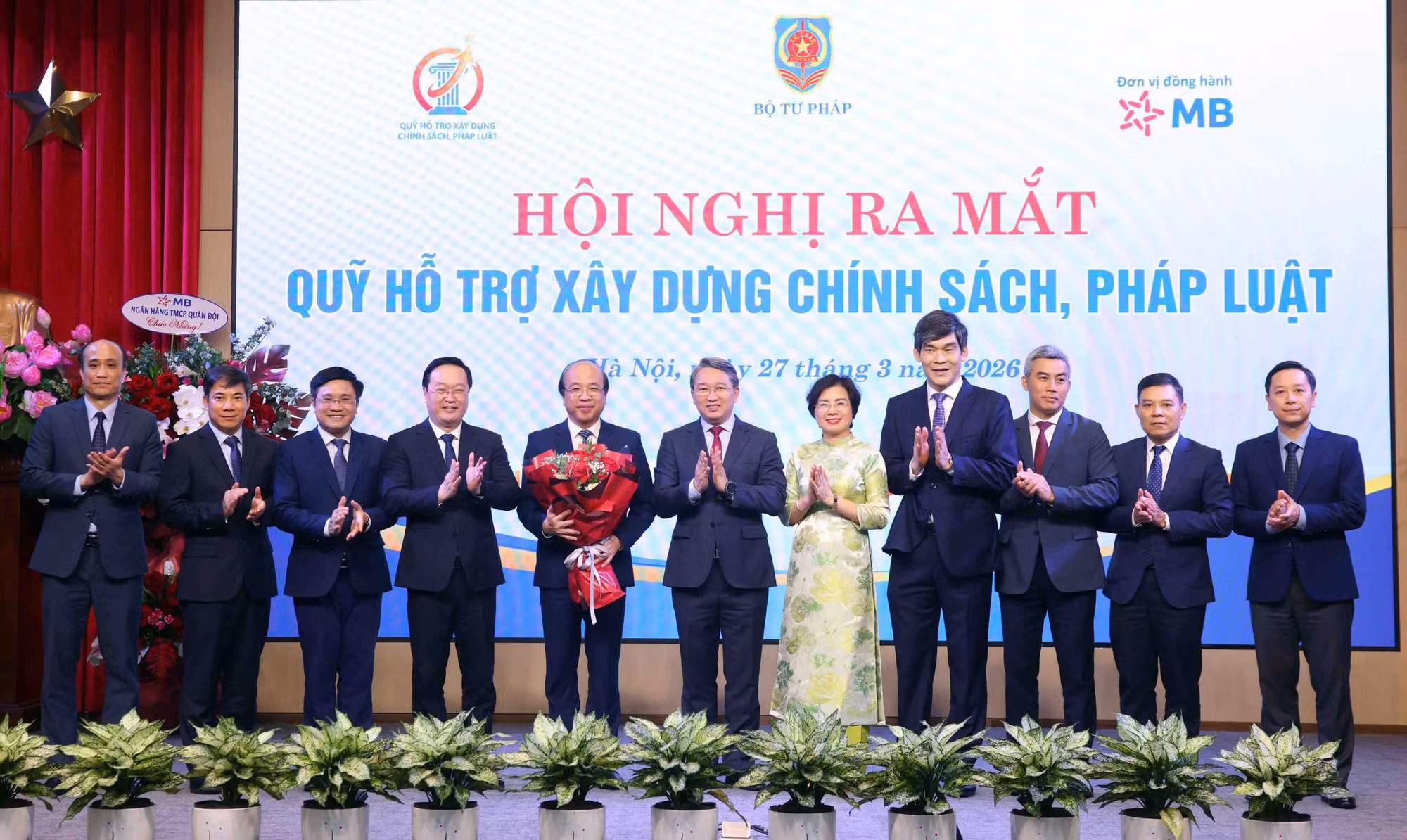 Ra mắt Quỹ hỗ trợ xây dựng chính sách, pháp luật -0