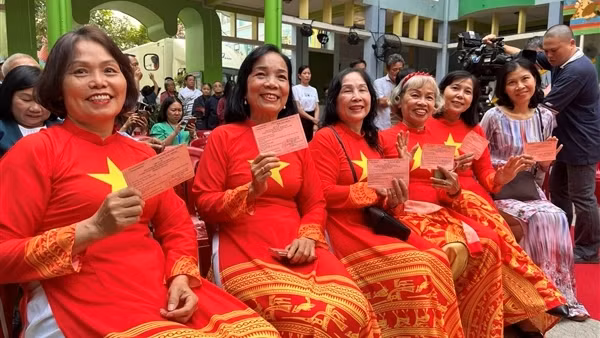 TP Hồ Chí Minh tri ân những đóng góp thầm lặng cho thành công cuộc bầu cử