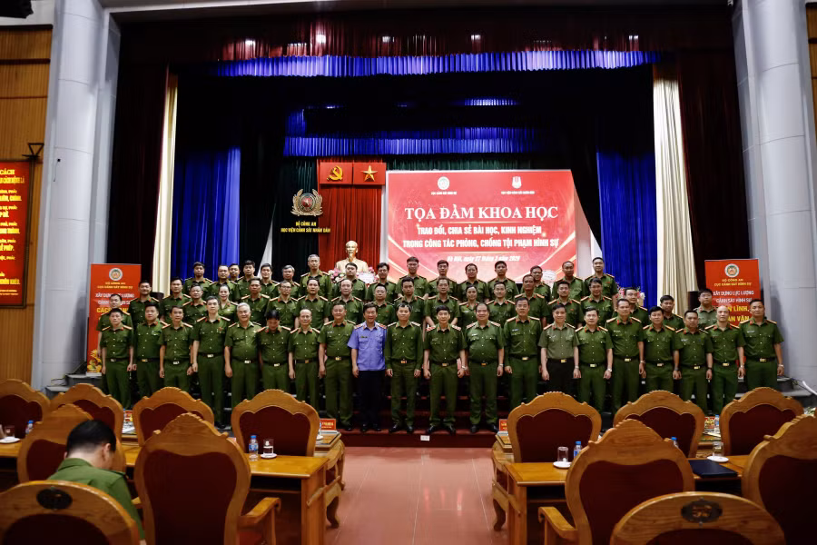 Truyền lửa nghề và chia sẻ kinh nghiệm phòng ngừa, trấn áp tội phạm từ sớm, từ xa -0