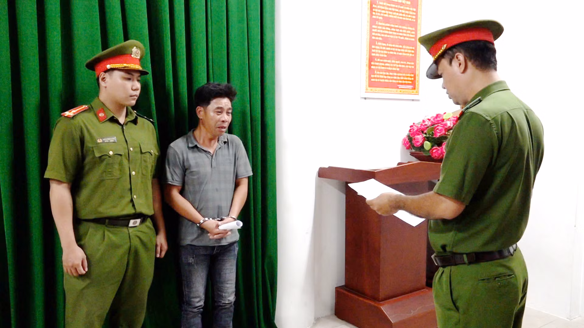 Bắt tạm giam hai đối tượng 