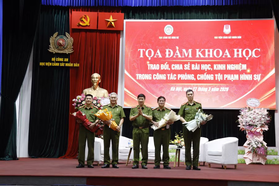 Truyền lửa nghề và chia sẻ kinh nghiệm phòng ngừa, trấn áp tội phạm từ sớm, từ xa -0