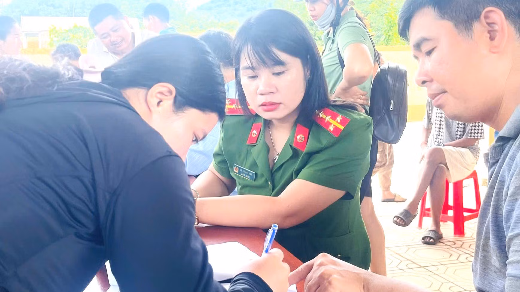Nữ Đại úy “Ba nhất” của bản làng vùng cao Quảng Trị -0