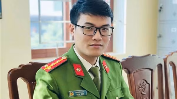 Dám dừng lại để thơ nói nhiều hơn