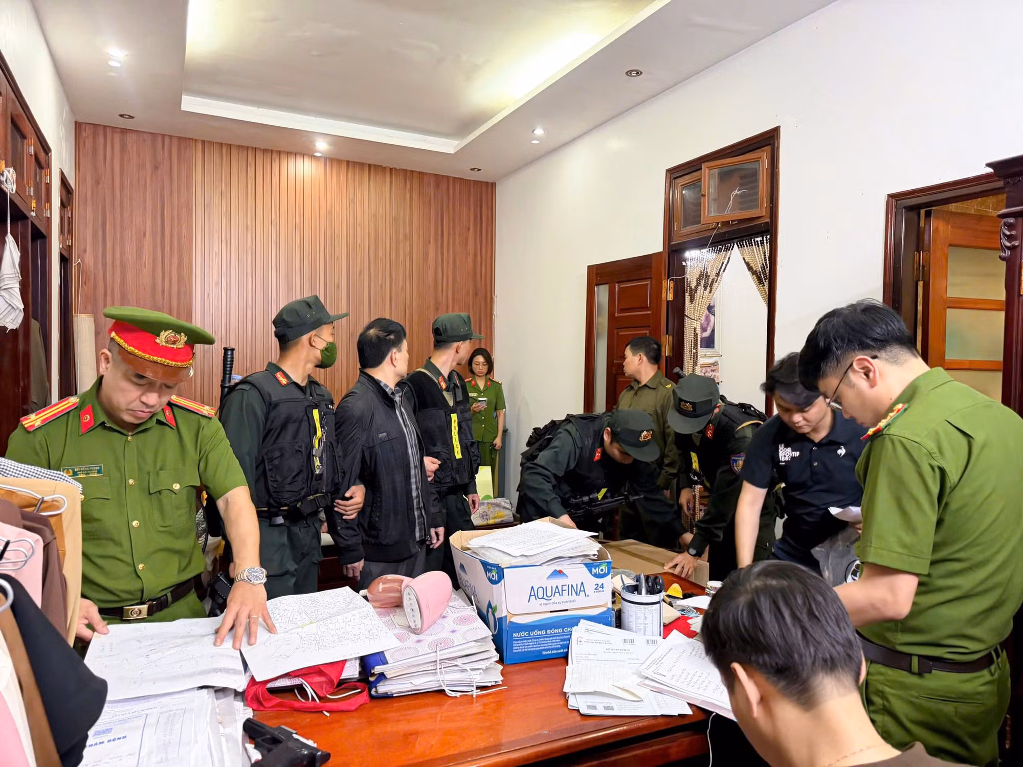 Bắt nhiều giám đốc liên quan đến 3 nhóm tội phạm cộm cán trên địa bàn Phú Thọ -2