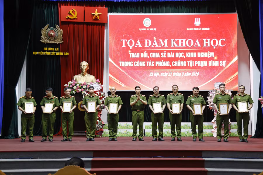 Truyền lửa nghề và chia sẻ kinh nghiệm phòng ngừa, trấn áp tội phạm từ sớm, từ xa -0