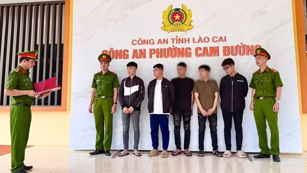 Khởi tố nhóm thanh thiếu niên phóng xe gây rối trật tự công cộng
