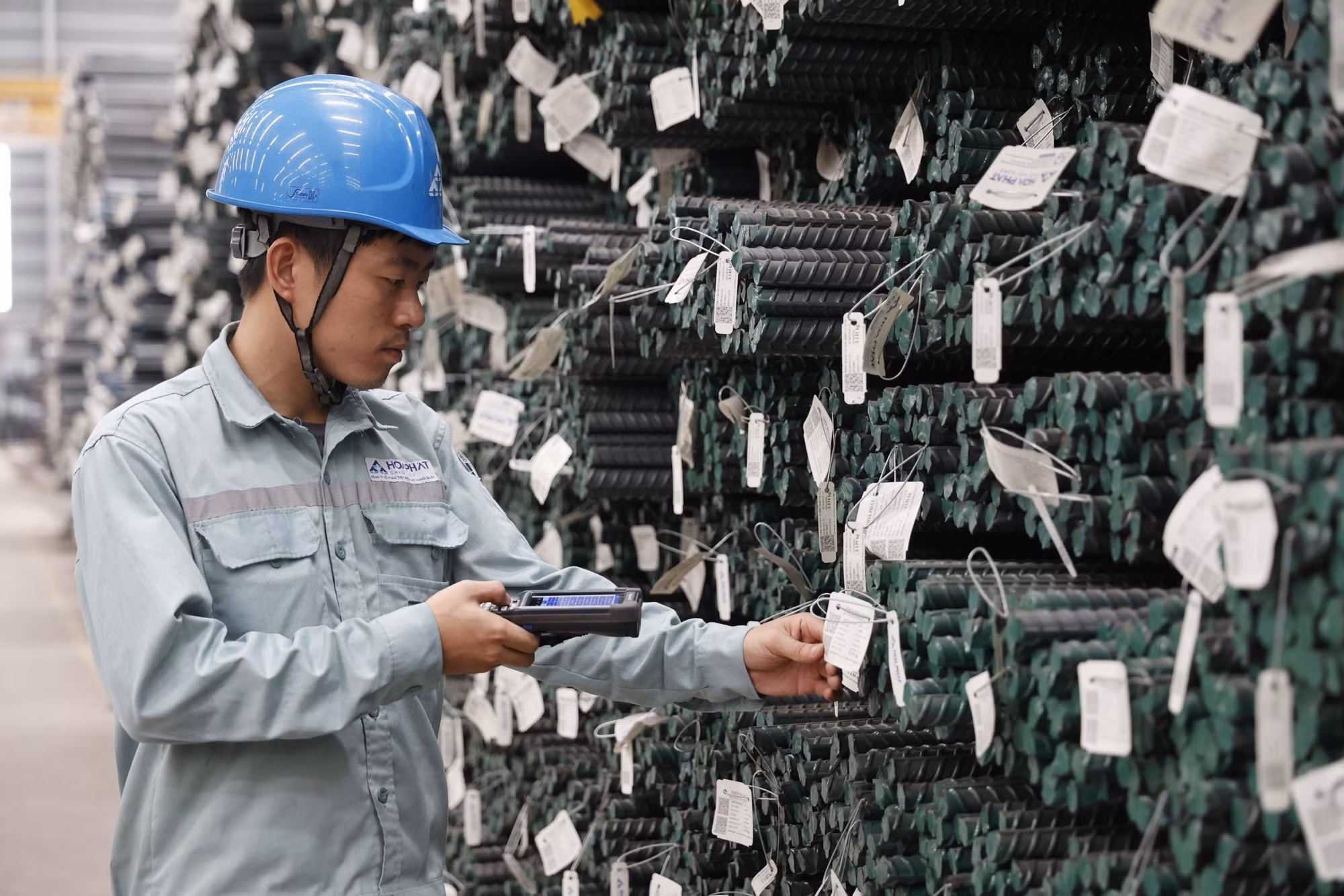 Bài 2: Điểm sáng trong tiết kiệm năng lượng, chuyển đổi xanh -0