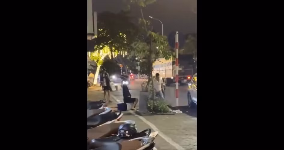 Điều tra làm rõ vụ nam sinh bị nhóm đối tượng đi ô tô hành hung trên đường Nguyễn Khang -0