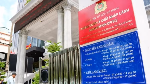 Hỗ trợ người nước ngoài gia hạn tạm trú do ảnh hưởng xung đột Trung Đông