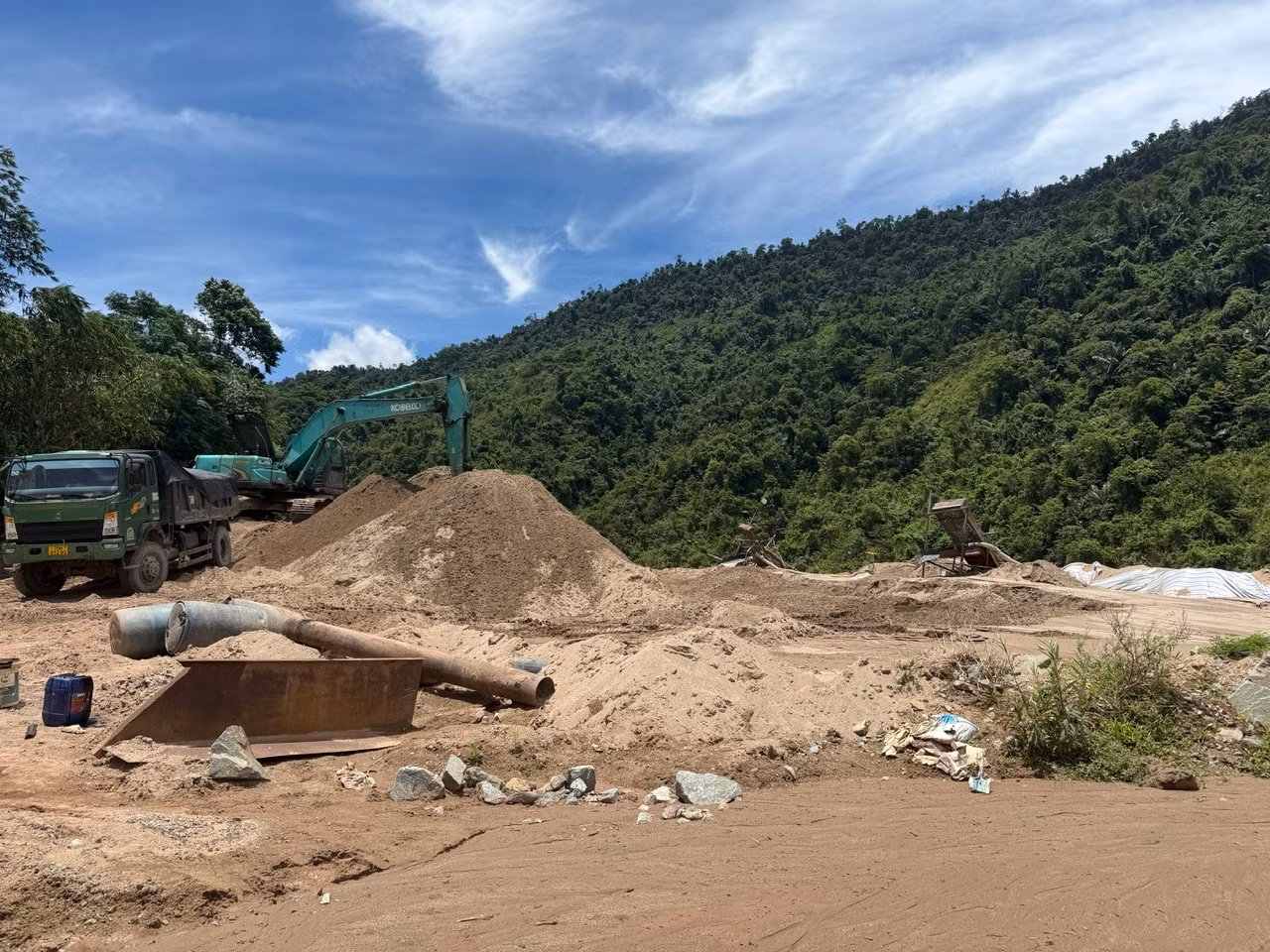 Viết tiếp bài nạo vét, tận thu hơn 1 triệu m³ cát ở Thủy điện Đakrông 4: Cát từ đâu đến và dựa trên căn cứ nào để nạo vét? -0