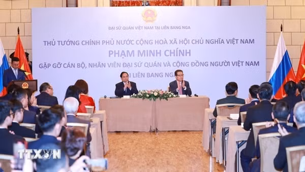 Thủ tướng Phạm Minh Chính gặp gỡ cộng đồng người Việt Nam tại LB Nga